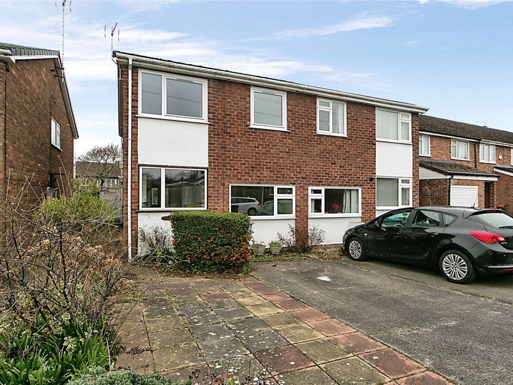 3 bed semidetached house for sale in Oldfield Drive, Vicars Cross