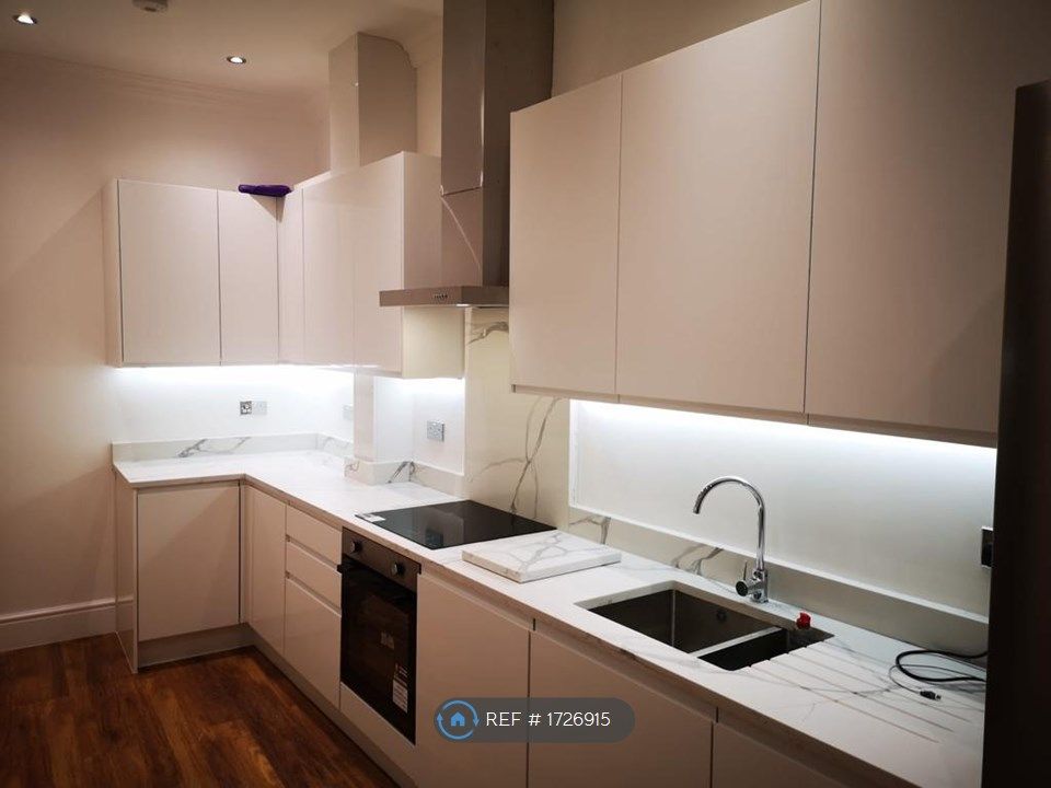 2 bed flat to rent in Whitechapel Road, London E1 Zoopla