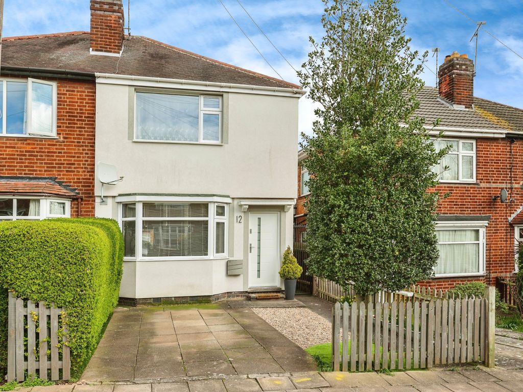 3 bed semidetached house for sale in Evelyn Drive, Leicester