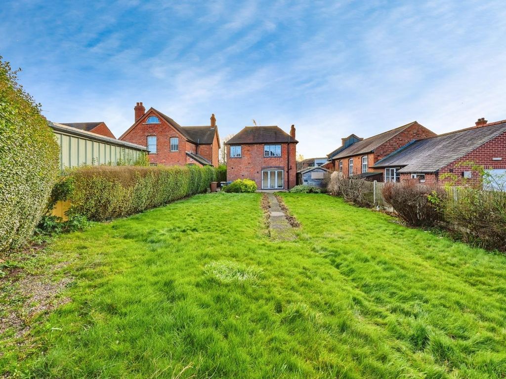 3 bed detached house for sale in Station Road, Lichfield WS13, £475,000
