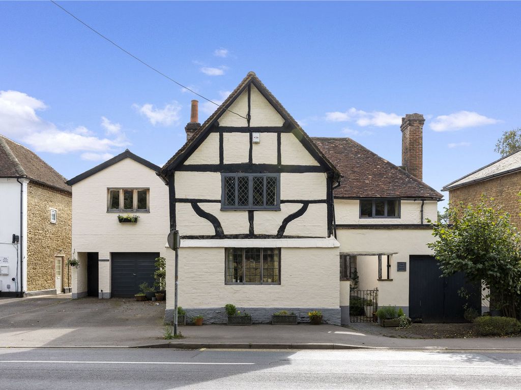 4 bed detached house for sale in Portsmouth Road, Milford, Godalming