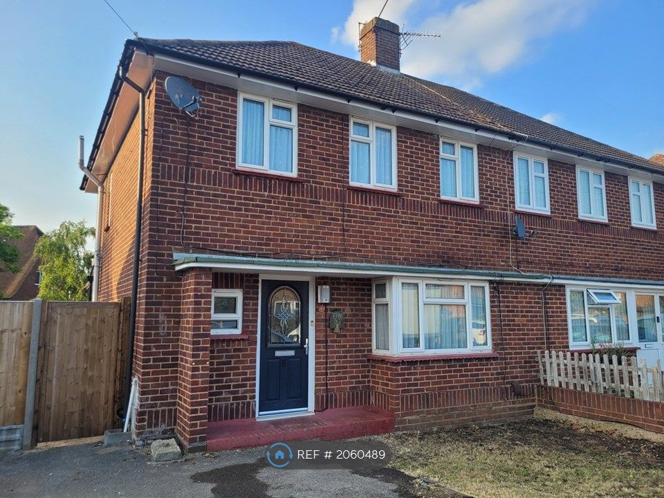 3 bed semidetached house to rent in Beech Road, Feltham TW14, £2,400 pcm Zoopla