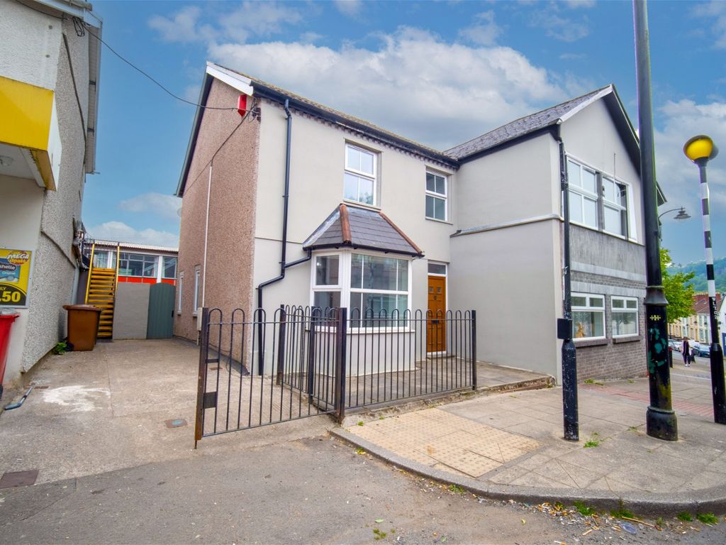 4 bed semidetached house for sale in High Street, Llanbradach