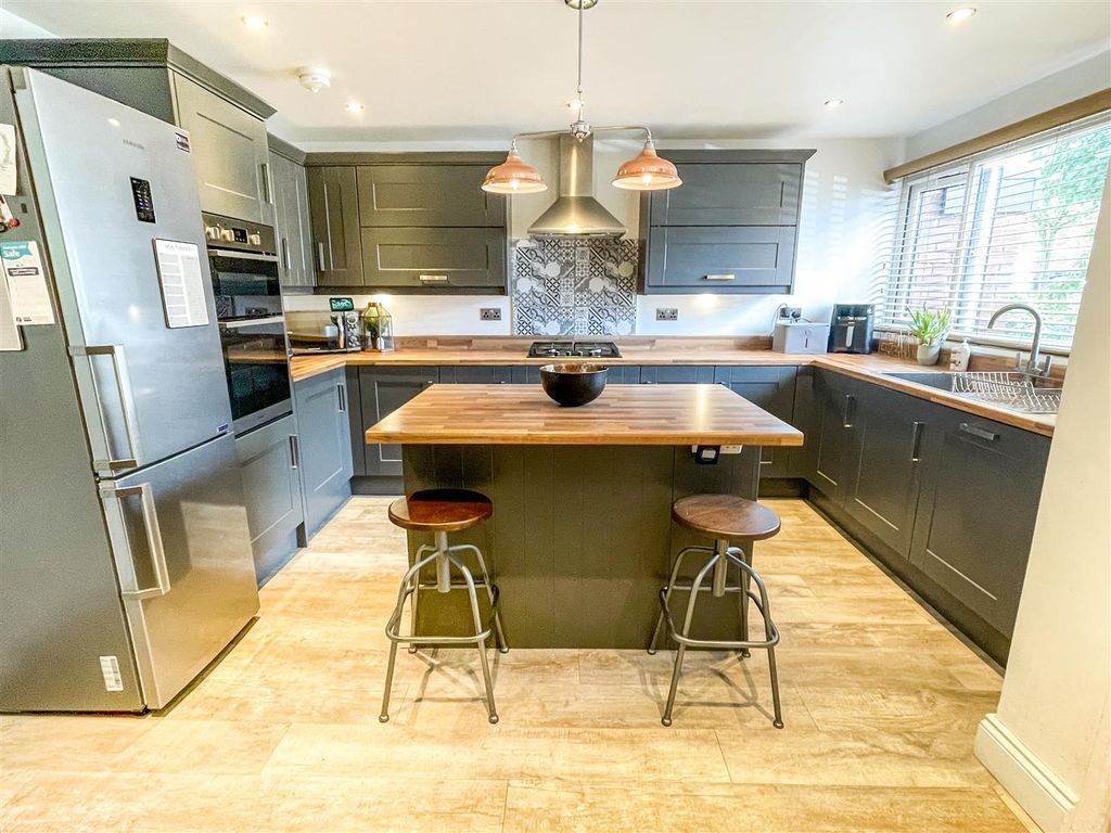 3 bed linkdetached house for sale in Wallbridge Drive, Leek ST13, £