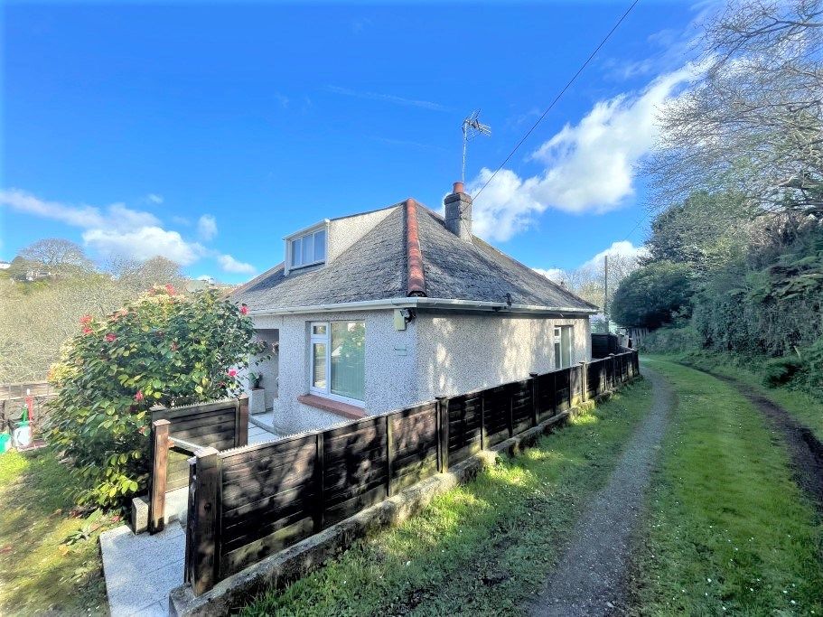 3 bed detached bungalow for sale in Tremoughdale, Penryn TR10 Zoopla