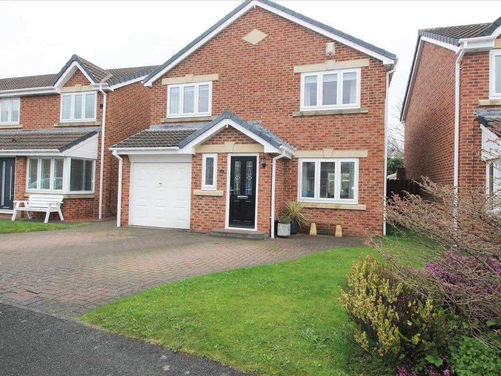 3 bed detached house for sale in Ashwood Close, Hartford Glade