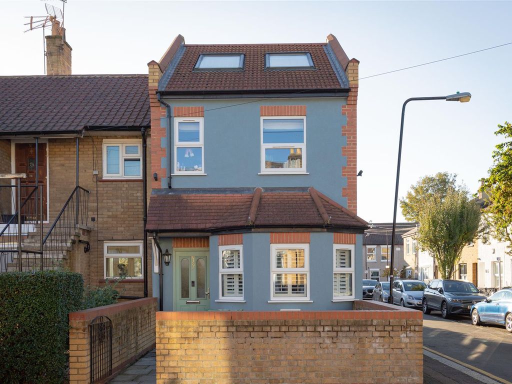 3 bed end terrace house for sale in Ickworth Park Road, London E17, £