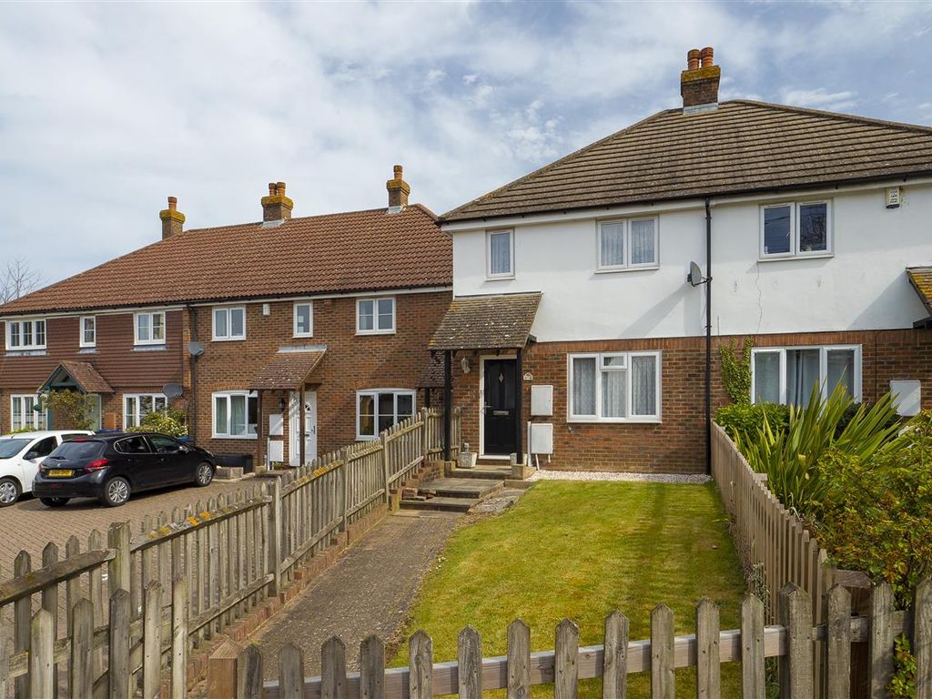 3 bed terraced house for sale in Ashdown Field, Shalmsford Street, Chartham CT4 Zoopla