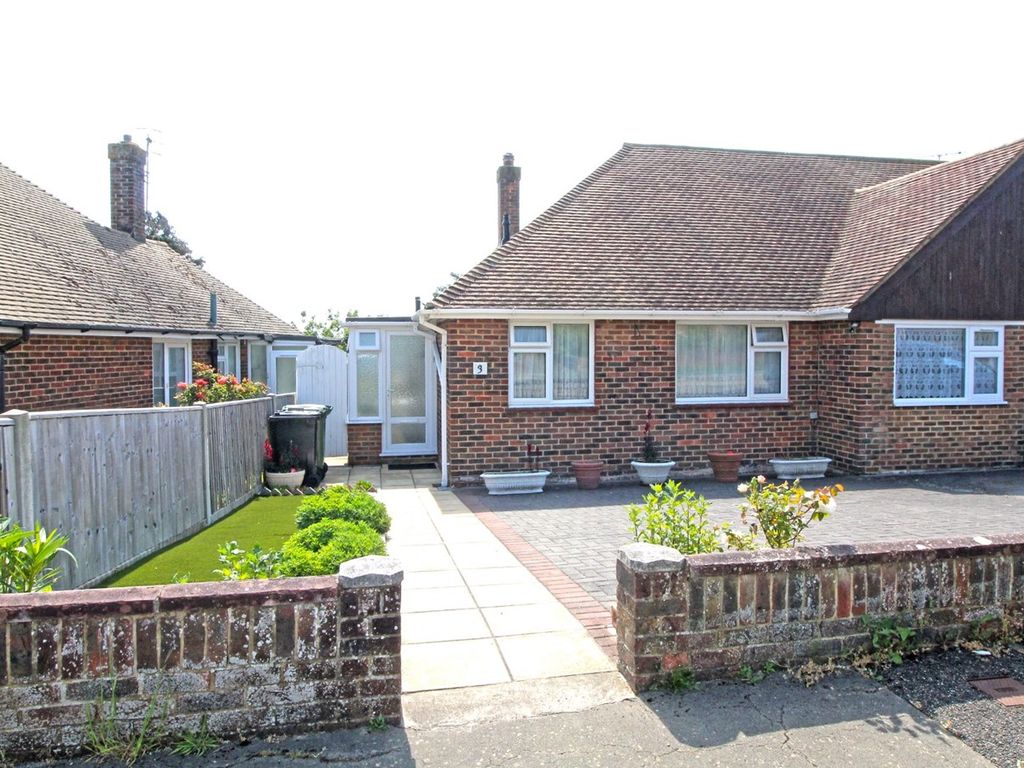 3 bed semidetached bungalow for sale in Laburnum Gardens, Bexhill On