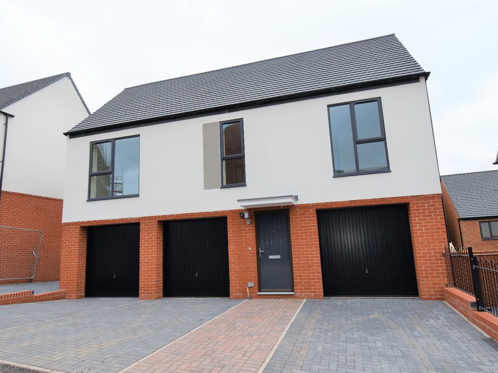 2 bed mews to rent in Parkside Crescent, Ketley, Telford, Shropshire