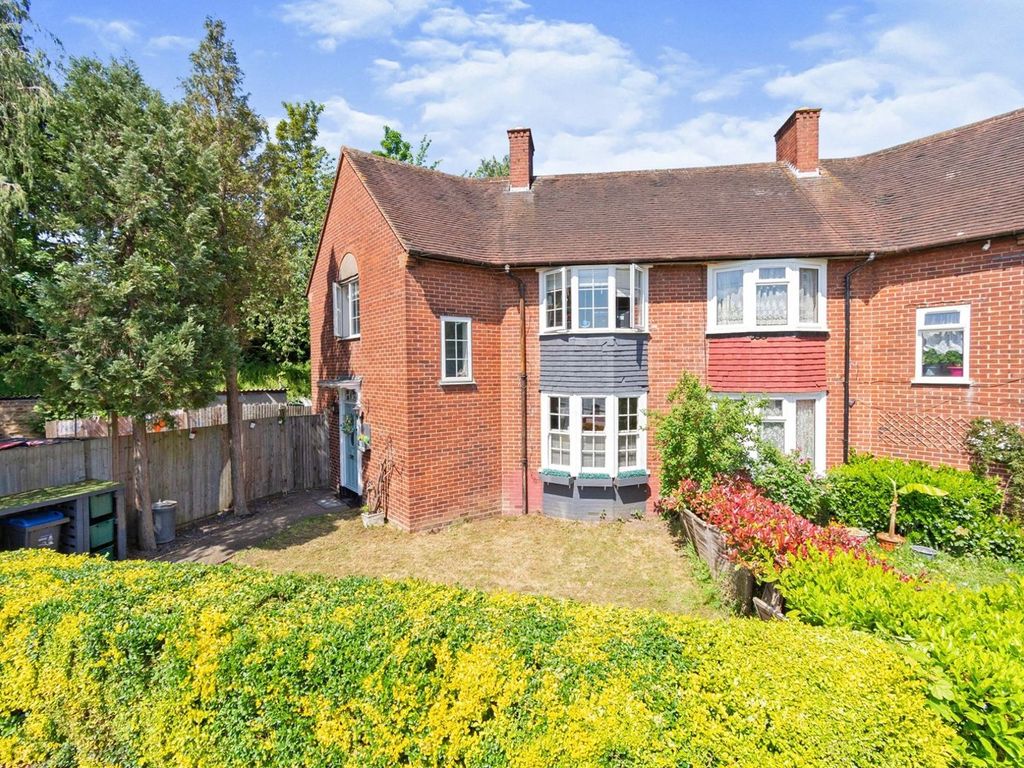 4 bed end terrace house for sale in Love Lane, Morden SM4 Zoopla
