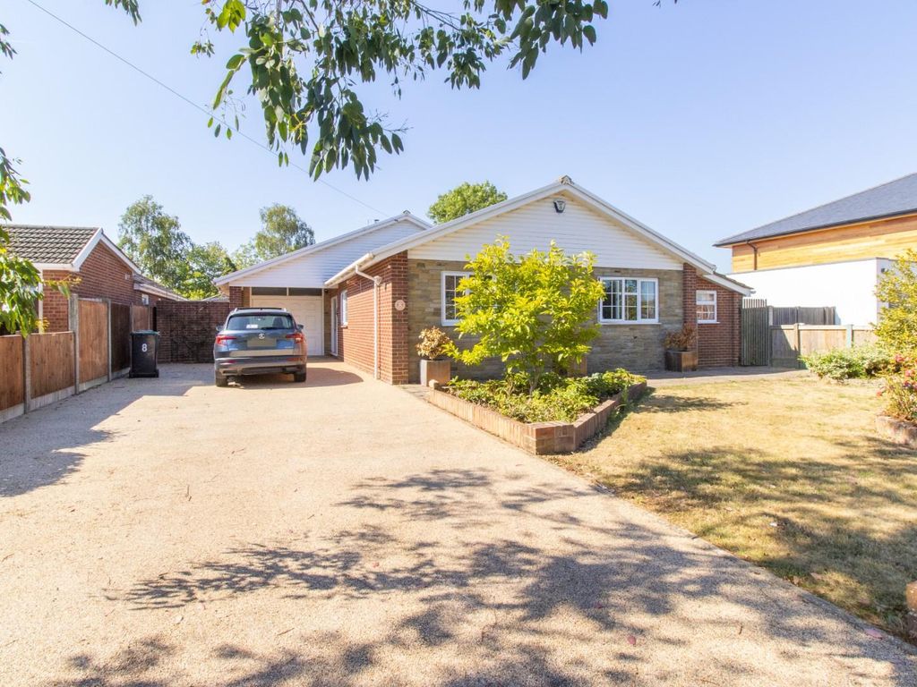 4 bed detached bungalow for sale in Plantation Road, Chestfield