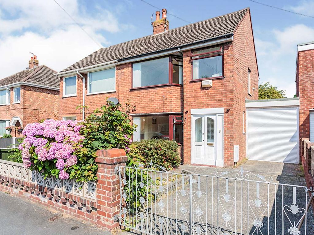 3 bed semidetached house for sale in Oakmoor Avenue, Bispham