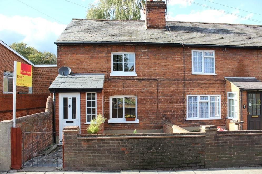 2 bed end terrace house to rent in HenleyOnThames, Town Centre RG9, £
