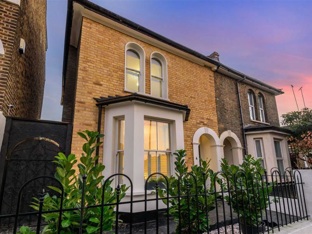 4 bed property for sale in Calvert Road, London SE10, £1,150,000 Zoopla