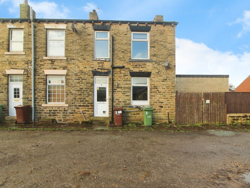 3 bed end terrace house for sale in Zion Street, Ossett WF5, £180,000