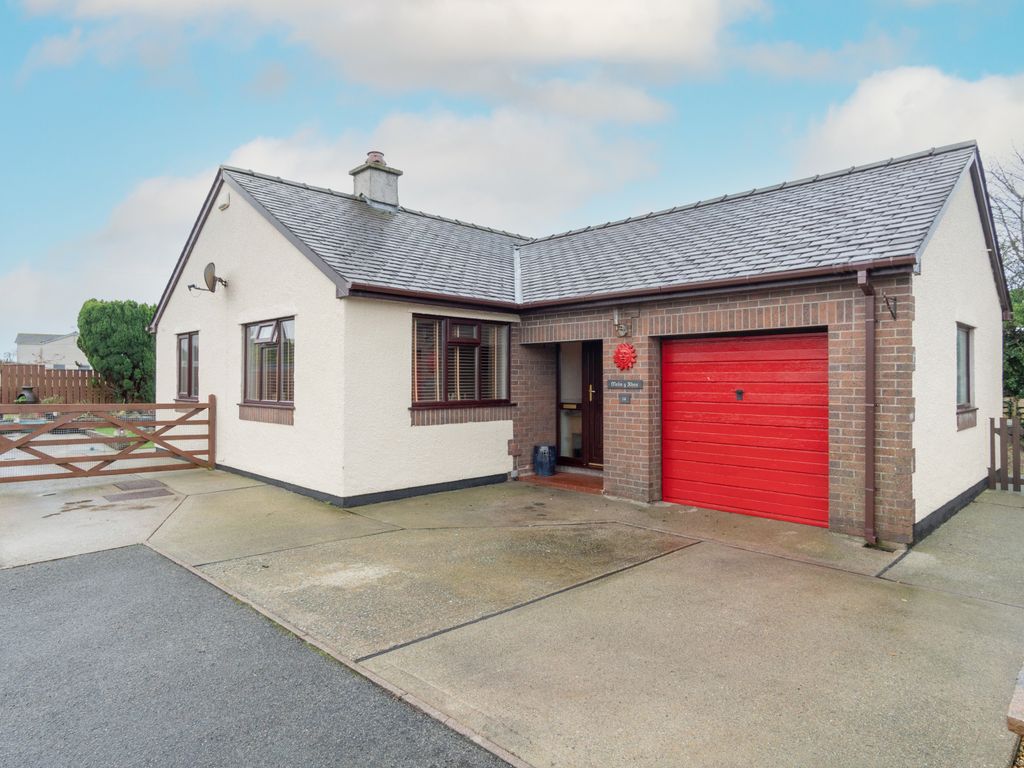 3 bed detached house for sale in Stad Penrhiw, Rhostrehwfa, Llangefni