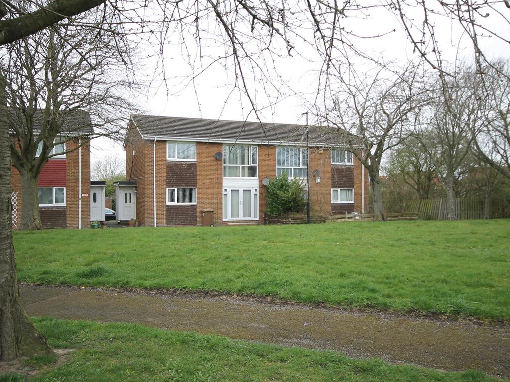 2 bed flat for sale in Bosworth, Killingworth, Newcastle Upon Tyne NE12