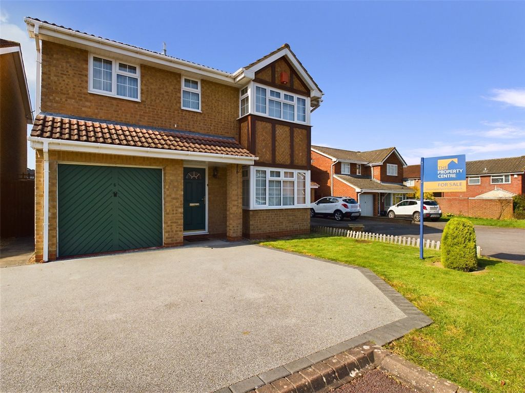4 bed detached house for sale in The Copse, Barnwood, Gloucester
