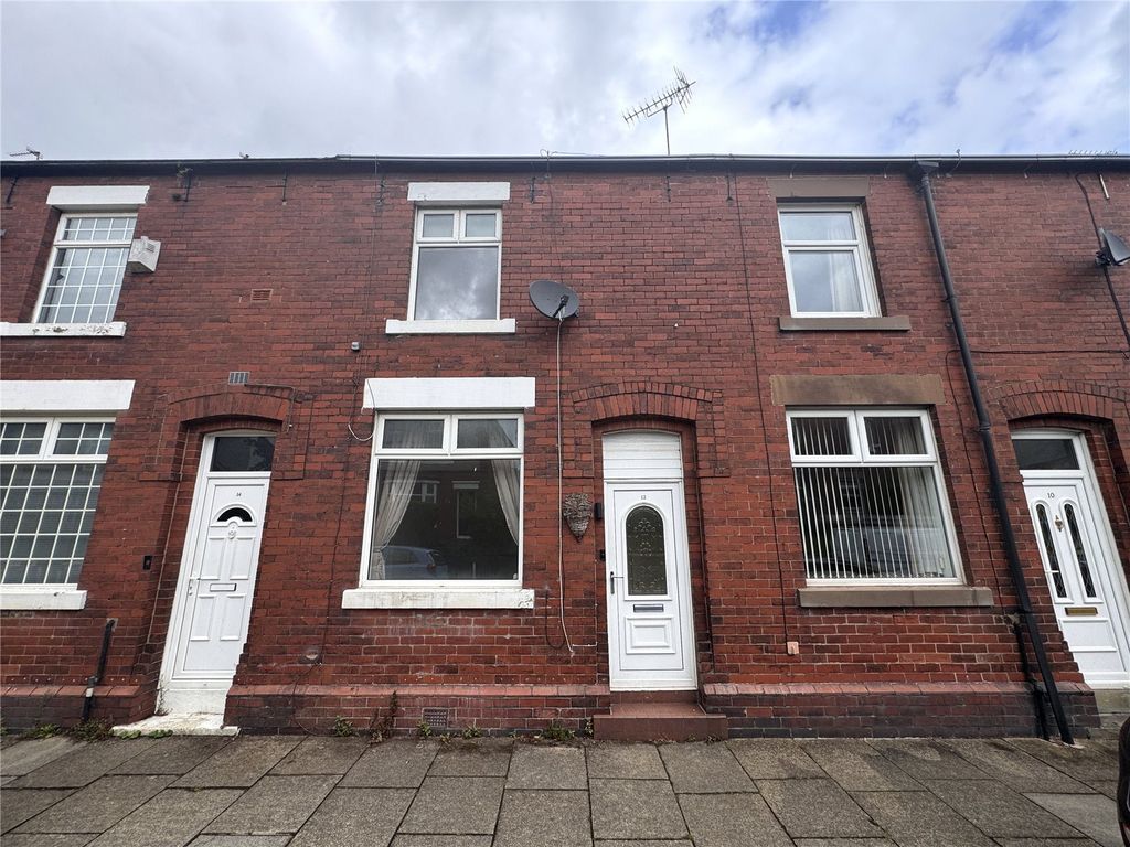 2 bed terraced house to rent in Viking Street, Rochdale, Greater