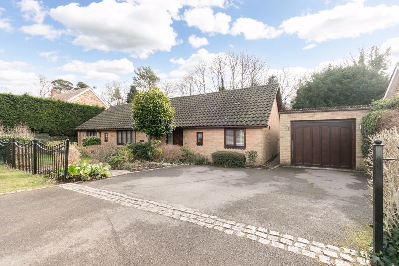 Oatlands Avenue, Weybridge KT13  