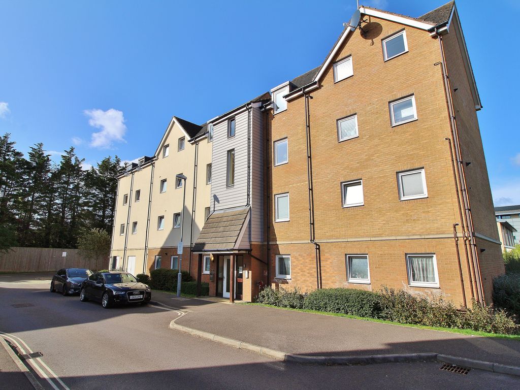 2 bed flat for sale in Tudor Crescent, Cosham, Portsmouth PO6, £189,000