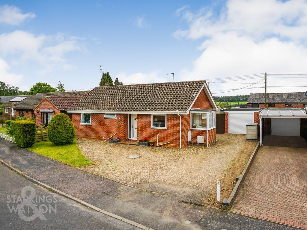 2 bed detached bungalow for sale in Wood Green, Salhouse, Norwich NR13