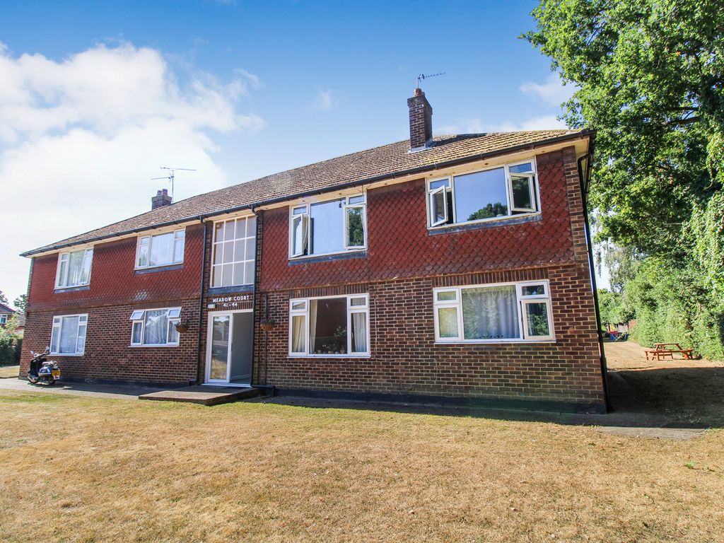 2 bed flat for sale in Meadow Court, Anchor Meadow, Farnborough GU14