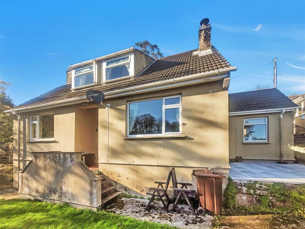 3 bed bungalow for sale in Trewarton Road, Penryn TR10, £415,000 Zoopla