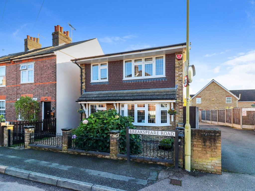 3 bed detached house for sale in Breakspeare Road, Abbots Langley WD5