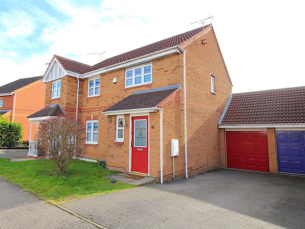 3 bed semidetached house for sale in Seaton Road, Thorpe Astley