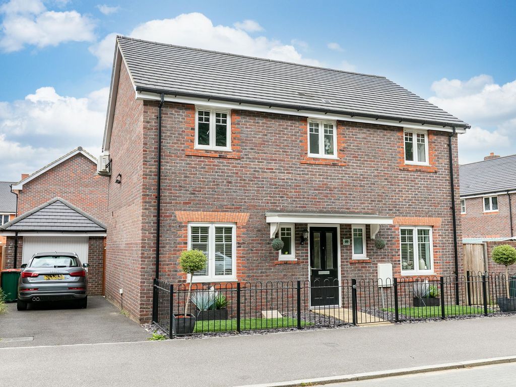 Somerley Drive, Crawley RH10  