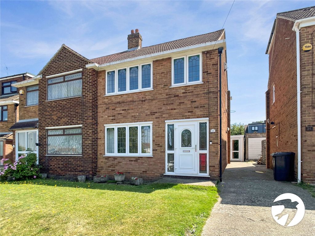 3 bed semidetached house for sale in Patterdale Road, Fleet Estate