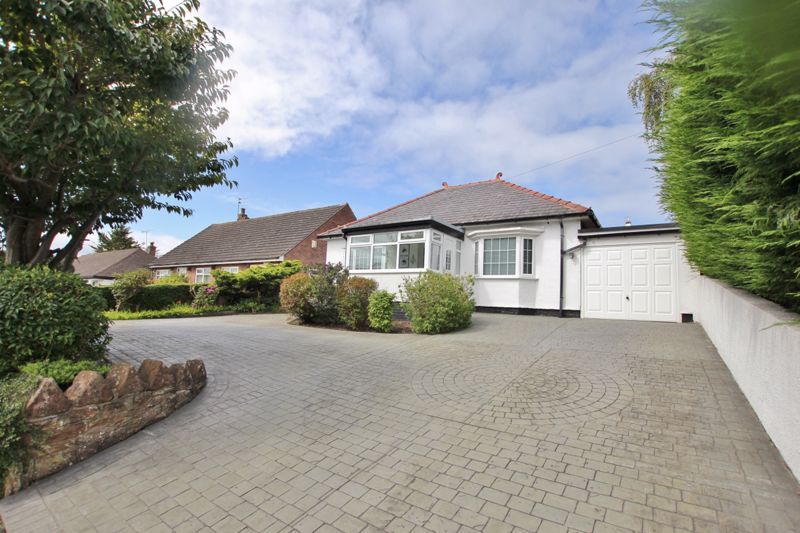 2 bed detached bungalow for sale in Laurel Avenue, Heswall, Wirral CH60