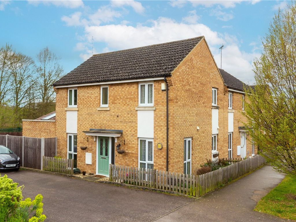 3 bed semidetached house for sale in Eddington Crescent, Welwyn Garden