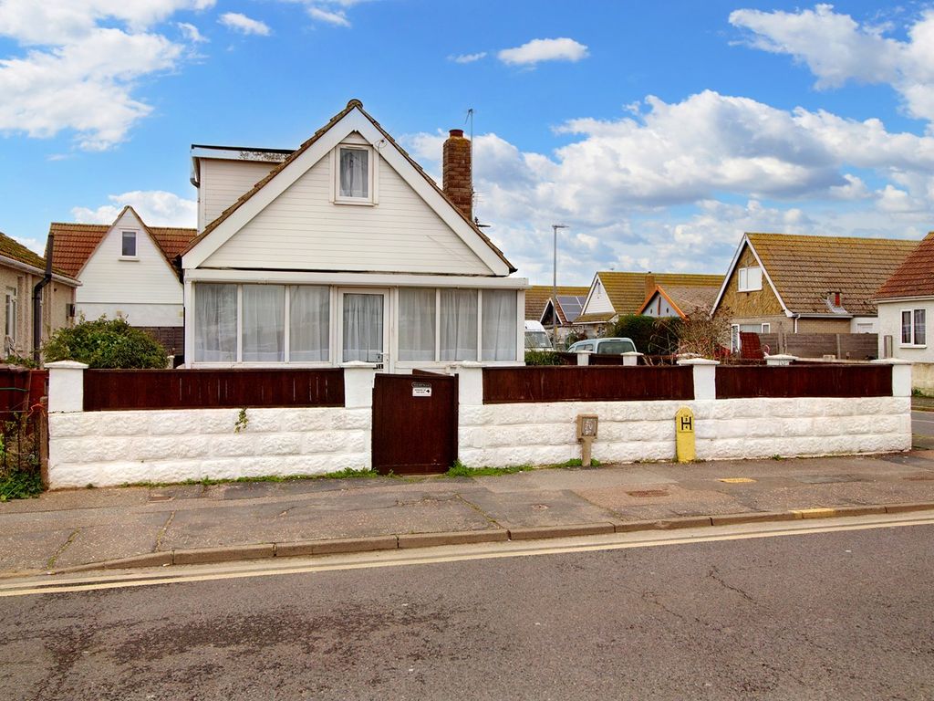 4 bed detached bungalow for sale in Broadway, Jaywick, ClactonOnSea