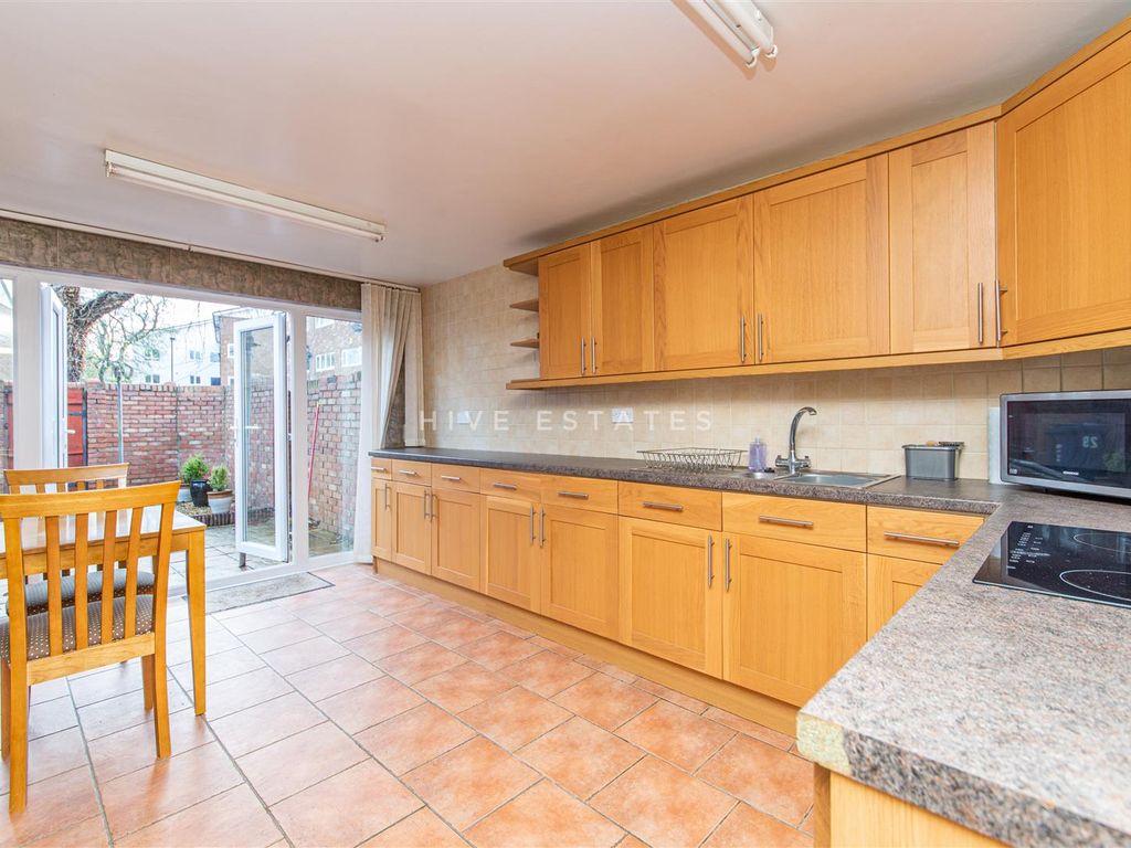 3 bed terraced house to rent in Tynemouth Close, Heaton, Newcastle Upon