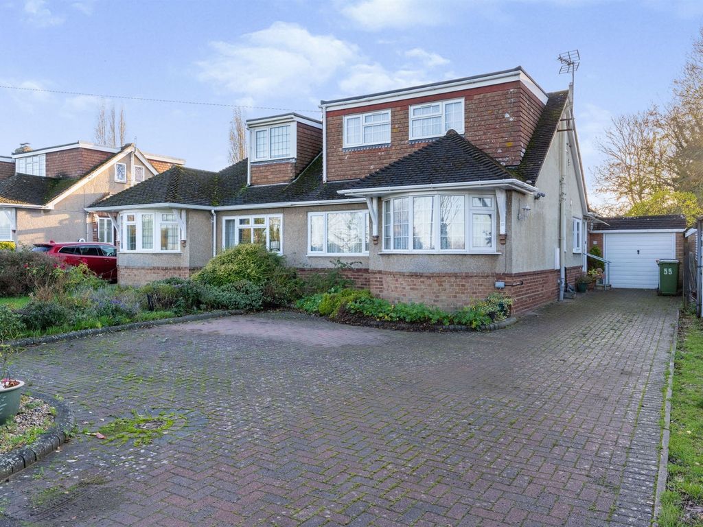 2 bed semidetached bungalow for sale in Harlington Road, Sharpenhoe
