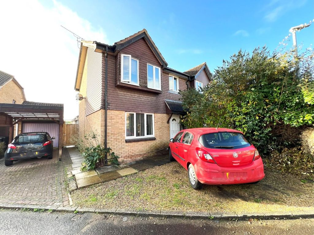 3 bed semidetached house for sale in Haddon Close, Grange Park