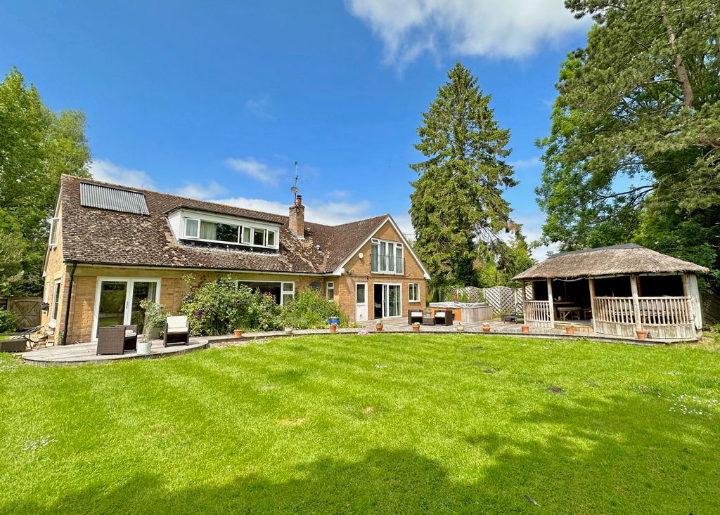 5 bed detached house for sale in Berrick Salome, Wallingford OX10 Zoopla