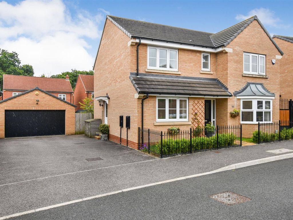 4 bed detached house for sale in Holly Drive, Hessle HU13, £425,000
