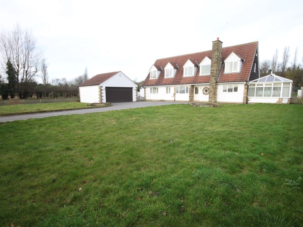 4 bed detached house for sale in Barrowby Lane, Garforth, Leeds LS25