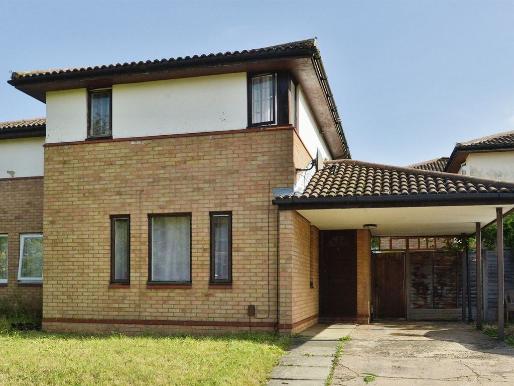 3 bed end terrace house for sale in Illingworth Place, Oldbrook, Milton
