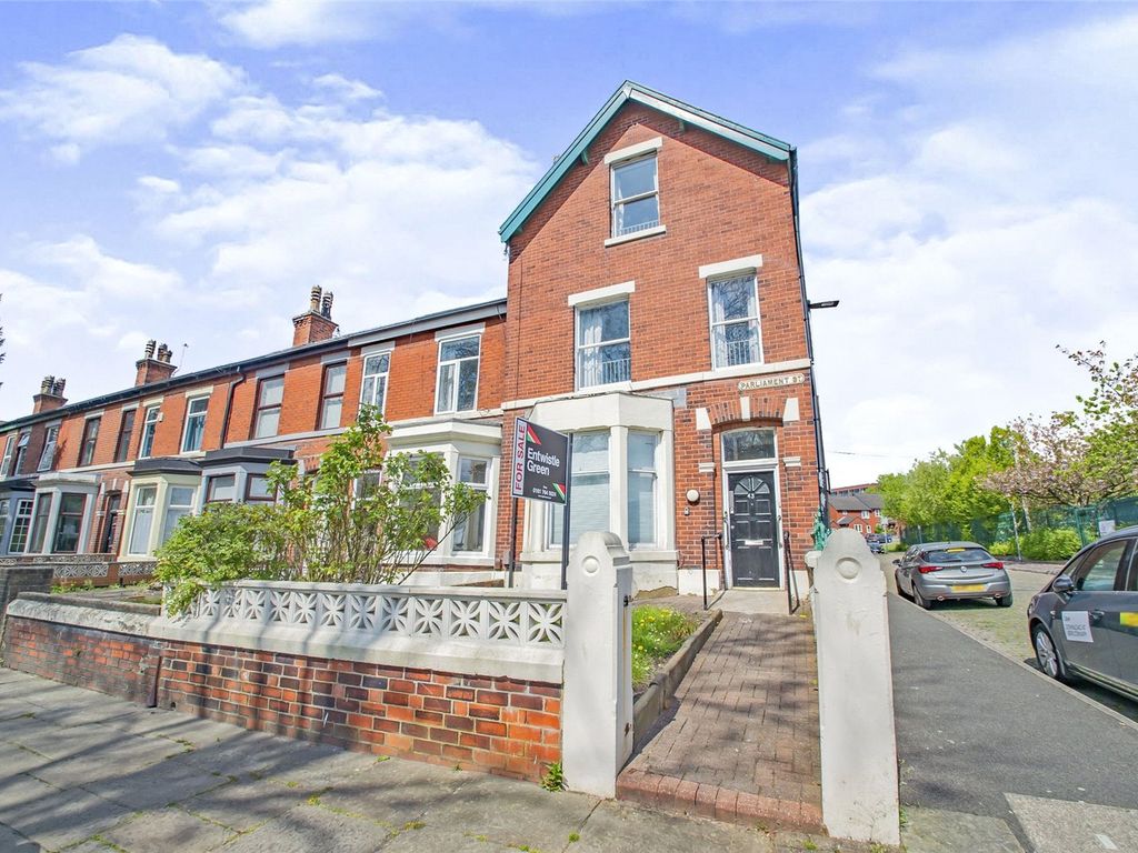 4 bed end terrace house for sale in Parliament Street, Bury, Greater