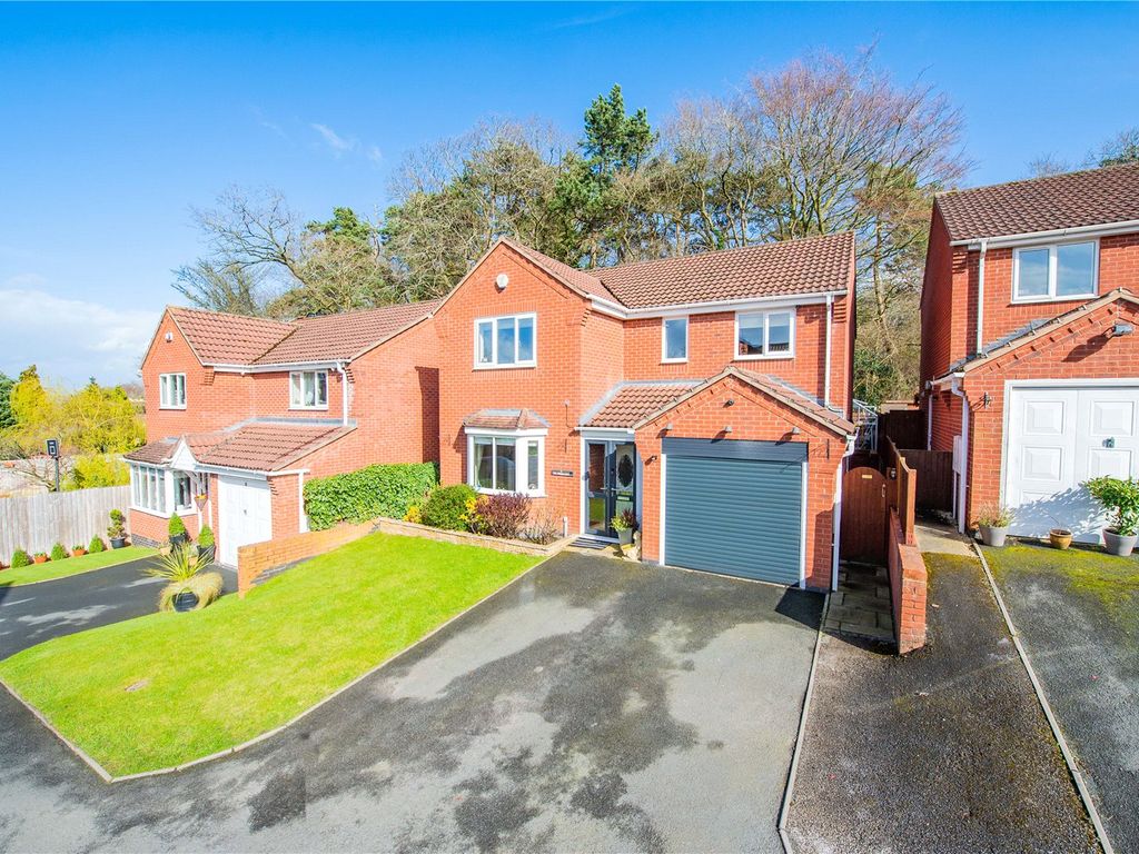 4 bed detached house for sale in The Woodlands, Red Lake, Telford