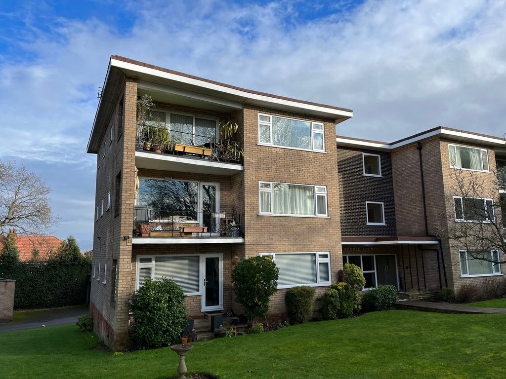 2 bed flat for sale in Oundle Court, Vesey Close, Four Oaks, Sutton