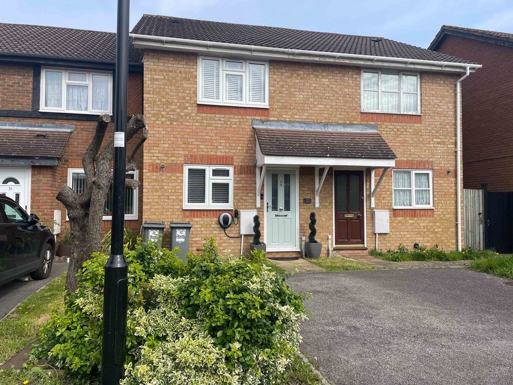 2 bed terraced house for sale in Nine Elms Close, Feltham TW14, £