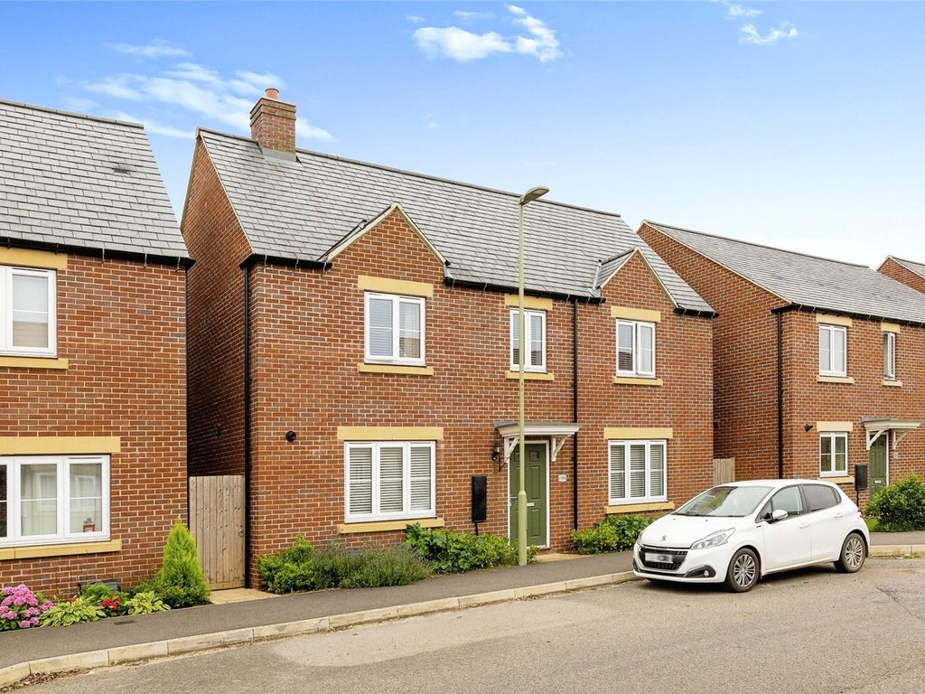 4 bed detached house for sale in Longford Park Road, Bodicote, Banbury