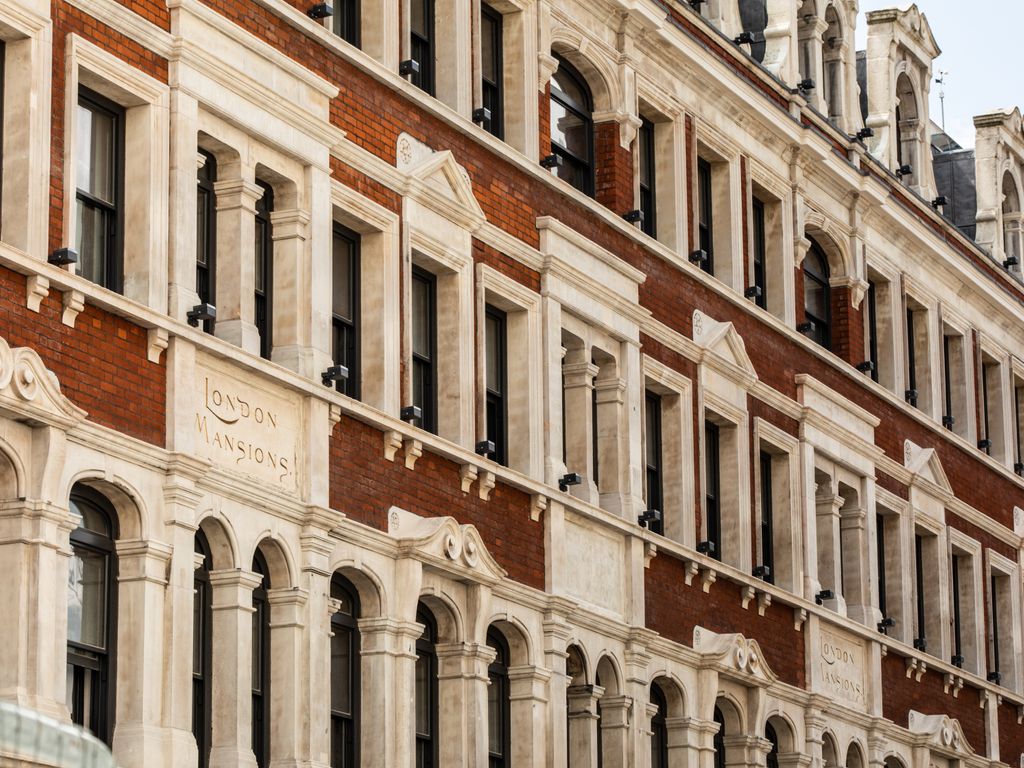 2 bed flat to rent in Charing Cross Road, London WC2H, £83,417 pcm Zoopla