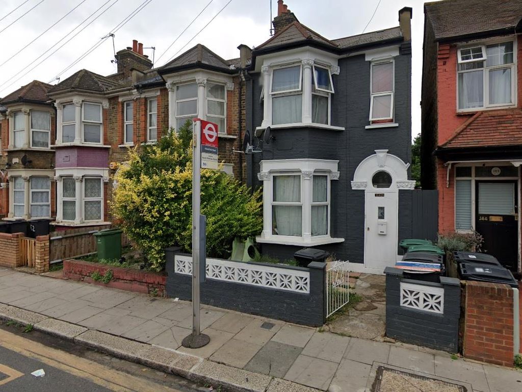 3 bed terraced house for sale in Shelbourne Road, London N17, £539,950